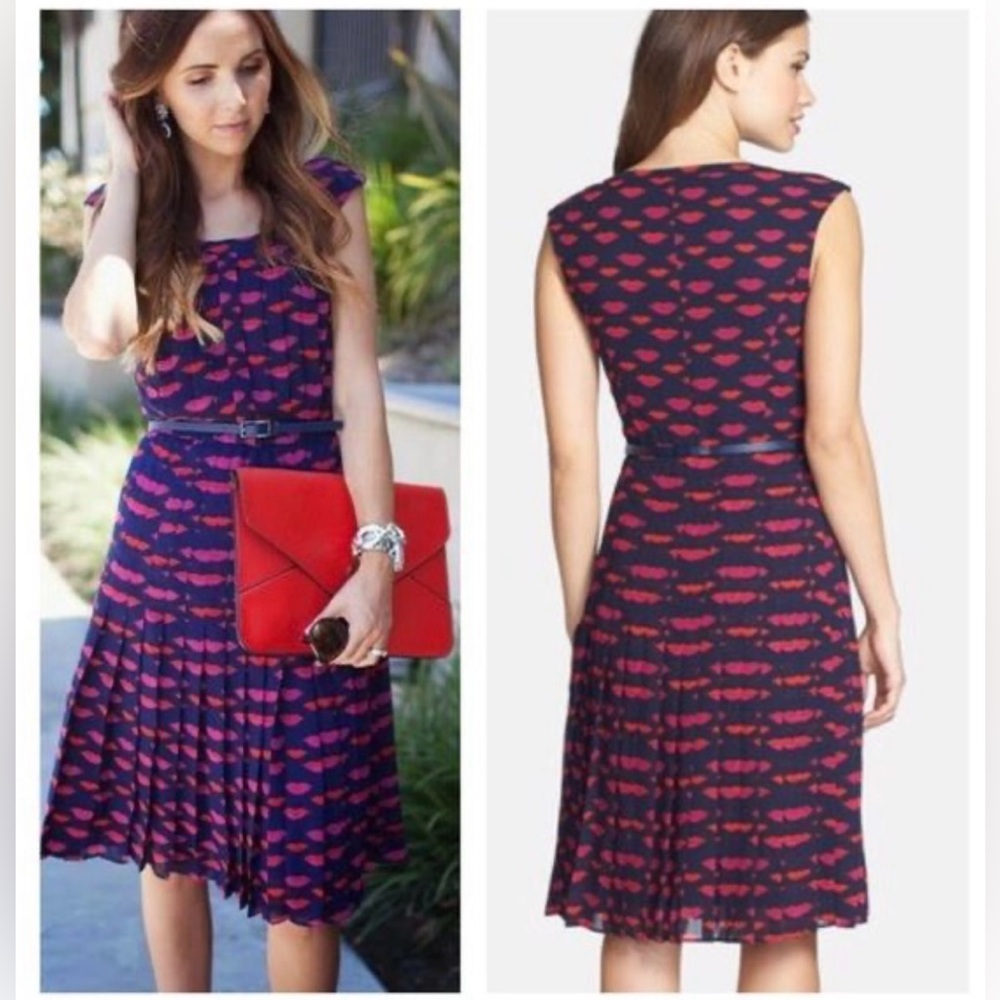 Halogen Blue and Red Lip Kiss Dress